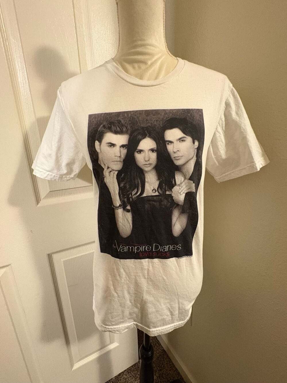 The Vampire Diaries Love Sucks Nostalgic Graphic T-Shirt White